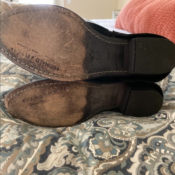 Donald Pliner - Black - Picture 2 of 3